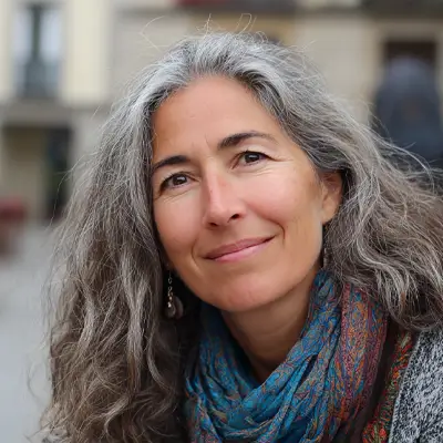 Laura Gómez diseñadora gráfica freelance